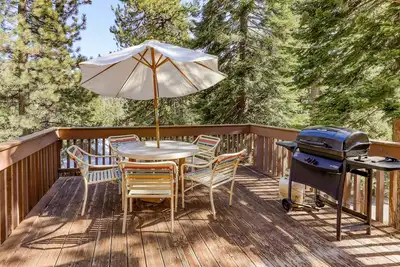 Image de Cozy condo w / piscine partagée et bain à remous - à pied de la marina sur le lac Huntington!