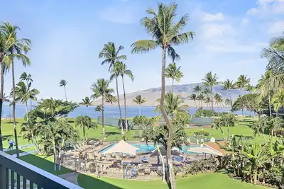 Image de Nouvelle rénovation! Vues sur l'océan et la vie de style île.