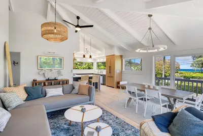 Image de Un moderne 3 chambres à Hanalei Bay avec bain à remous et vélos et planches!