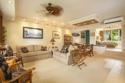 Image de Palms at Wailea # 305 A / C partout, près de la piscine, joliment aménagé pour 6 personnes