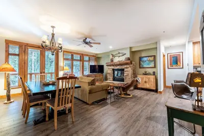Image de 2 balcons, 2 très grands lits, buanderie privée, cuisine gastronomique, skis aux pieds
