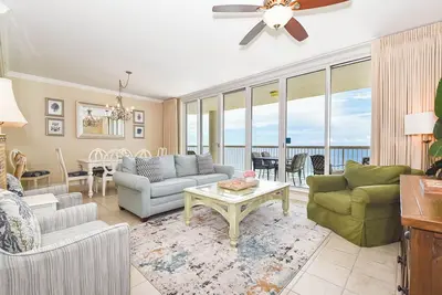 Image de Exceptional 16th floor beachfront condo with a breathtaking view!