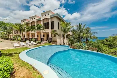Image de Amazing Oceanviews & Sunsets, 2 piscines, détendez-vous!