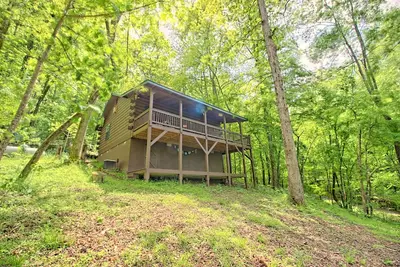 Image de Dog-friendly, cabine au bord du ruisseau w / un porche accueillant, cheminée, barbecue à gaz