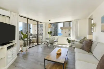 Image de Vue sur l'océan / Diamond Head, étage élevé, A / C, laveuse / sécheuse, WiFi, parking!