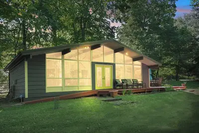 Image de Courte promenade vers les dunes de sable sur le lac Michigan - à côté du mont. McSauba