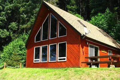 Image de Chalet Mountain Pacific, là où la forêt rencontre la mer!