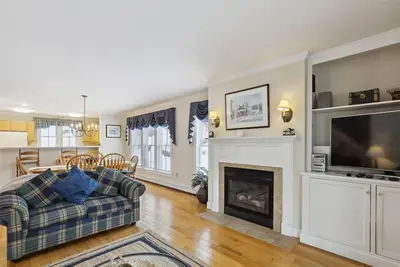 Image de Stowe Village Townhouse- Joliment meublée, rue Depot