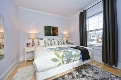 Image de 2101 Kirkwood #7: 1br w/ Porch, great location!