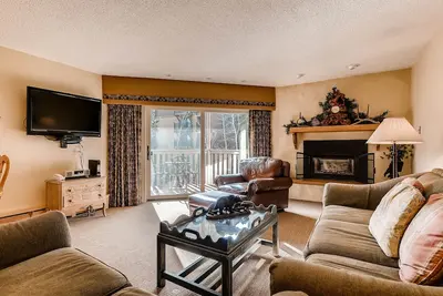 Image de Ski-lodge Condo avec cuisine complète, près du village de Lionshead et de la télécabine de Vail | Westwind 306l