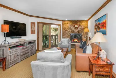 Image de Marchez jusqu'à la télécabine Lionshead, condo récemment rénové | Westwind 207