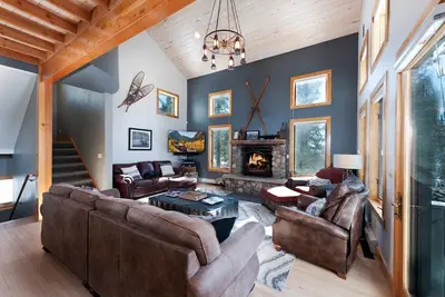 Image de Luxury Home on Creek - Table de billard / Jacuzzi / Fire Fire / Salle de jeux pour enfants