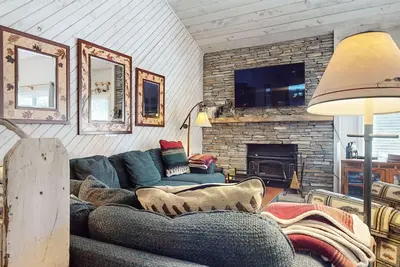 Image de Condo rénové, léger et lumineux avec laveuse / sécheuse privée!