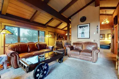 Image de Condo animaux acceptés avec une vue magnifique sur la montagne!