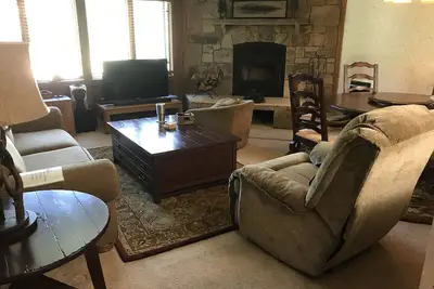 Image de Mountainback # 94 Une cabine sentir avec toutes les commodités modernes! Wifi sécurisé, écrans plats