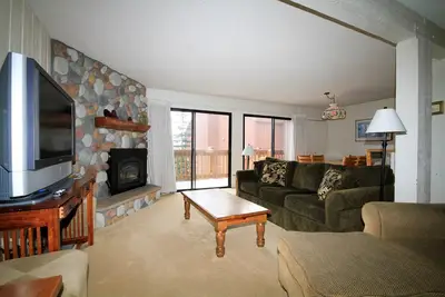 Image de Mammoth Ski and Racquet Club # 62, 2 chambres, 2 salles de bain complètes, avec vue