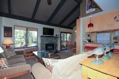 Image de Discovery 4 Unit # 142 -1 chambre, 2 salle de bains, plus Loft! WiFi dans cette unité!