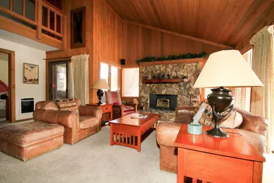 Image de Mountainback # 40, Loft, Corner: 3. 5 Br / 3 Ba à Mammoth Lakes, pour 12 personnes