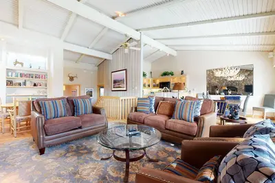 Image de Condo de luxe et mis à jour, près de Vtt, près du village