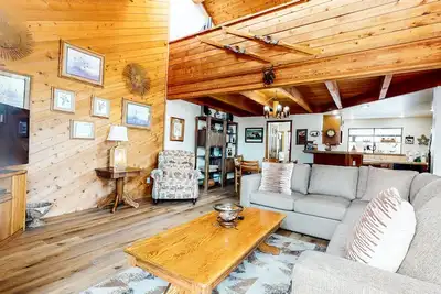 Image de Unité de coin spacieuse avec de superbes équipements complexes!