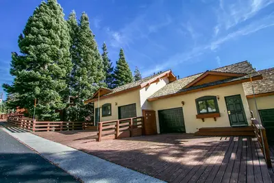 Image de Maison de ville spacieuse, Vues magnifiques sur les montagnes, Jacuzzi privé, Près de lacs