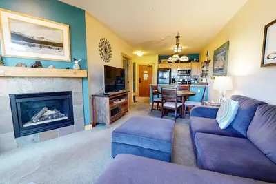 Image de Condo moderne au Sunstone Lodge! Grands équipements complexes!