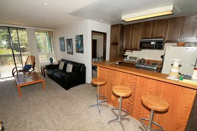 Image de Crestview # 17: Très belle vue sur les Sherwins! Wifi sécurisé dans l'unité.