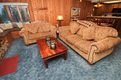 Image de Mountainback Condo # 45-A Unité de 2 chambres à coucher, Wifi et tout le confort de la maison!