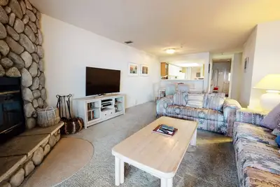 Image de Vues magnifiques sur la montagne, laveuse / sécheuse privée, accès au bassin à proximité des lacs