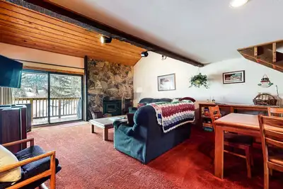 Image de Condo chaleureux et confortable avec laveuse / sécheuse privée!