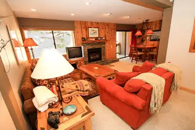 Image de Mammoth Ski and Racquet Club # 85, Deluxe 1 chambre, 2 salles de bain complètes Entièrement meublé Condo