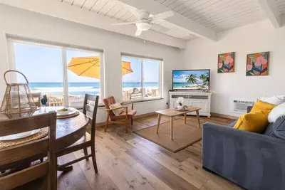 Image de Charmant condo sur la plage avec barbecue, plage semi-privée et équipé de la climatisation