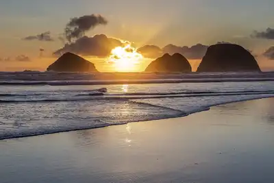 Image de Vue sur l'océan et à moins de 5 minutes en voiture de la plage!