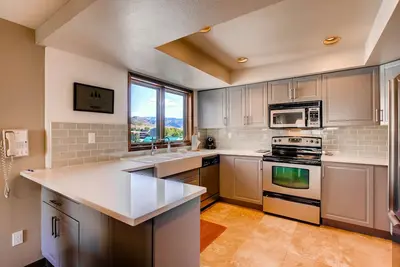Image de Brand New Condo à côté de la télécabine Avon | A607