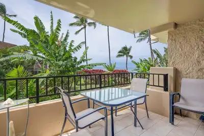 Image de Détendez-vous au bord de la mer à Paki Maui # 109: 1 condo Br / 1 Ba à Lahaina, pour 4 personnes