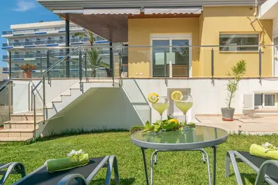Image de ROMANĂŤ - Beautiful chalet with great garden and terrace near the beach. Free WiFi