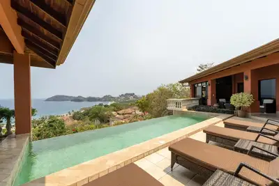 Image de Incroyable Ocean View 3 Br Home in Flamingo!