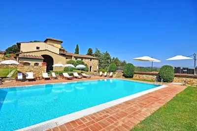 Image de Appartement avec climatisation, piscine, Wifi, Tv, animaux admis, parking, près de Greve In Chianti