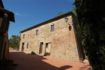 Image de Appartement avec piscine, climatisation, Wifi, Tv, animaux admis, parking, près de San Gimignano