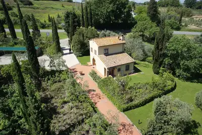 Image de Appartement avec Wifi, piscine, climatisation, Tv, animaux admis, parking, près de San Gimignano