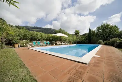 Image de Magnifique maison de vacances privée avec piscine privée, climatisation, bain à remous, Tv, patio