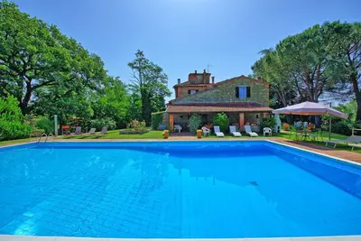 Maison de vacances privée avec Wifi, piscine privée, Tv, patio, vue panoramique, près de Arezzo