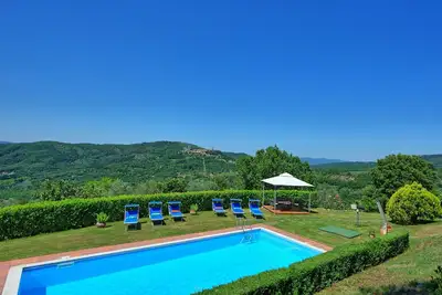 Image de Belle maison de vacances privée avec piscine privée, climatisation, Wifi, patio, près de Arezzo