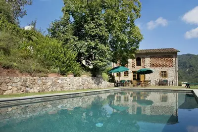 Maison de vacances privée avec piscine privée, Wifi, Tv, patio, vue panoramique, près de Lucques