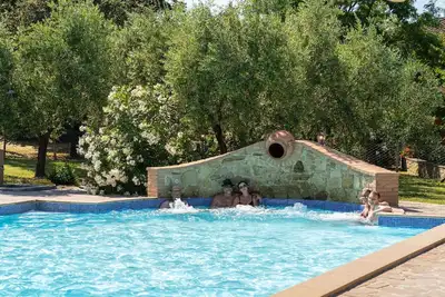 Image de Joli appartement avec piscine, Wifi, climatisation, Tv, animaux admis, vue panoramique et parking