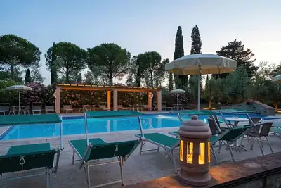 Image de Joli appartement avec climatisation, Wifi, piscine, Tv, animaux admis, vue panoramique et parking
