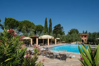 Image de Joli appartement avec Wifi, piscine, climatisation, Tv, animaux admis, vue panoramique et parking