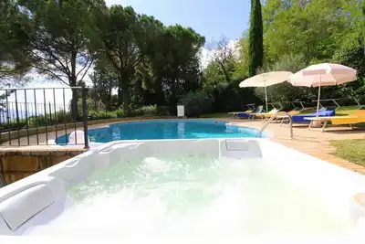 Image de Magnifique maison de vacances privée pour 13 personnes avec Wifi, piscine privée, Tv et parking