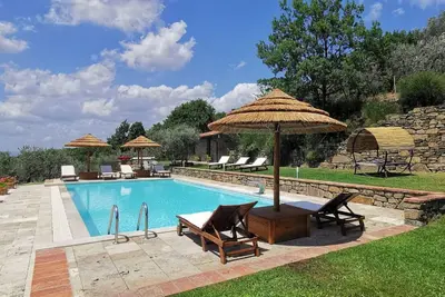 Maison de vacances privée avec climatisation, piscine privée, Wifi, Tv, près de Cortone