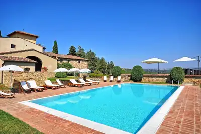 Image de Agréable appartement avec Wifi, piscine, Tv, vue panoramique, parking, près de Greve In Chianti